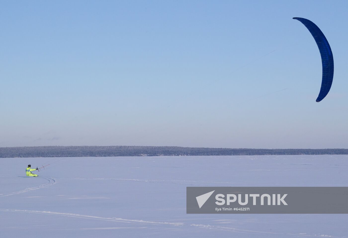 Russia Snowkiting Race