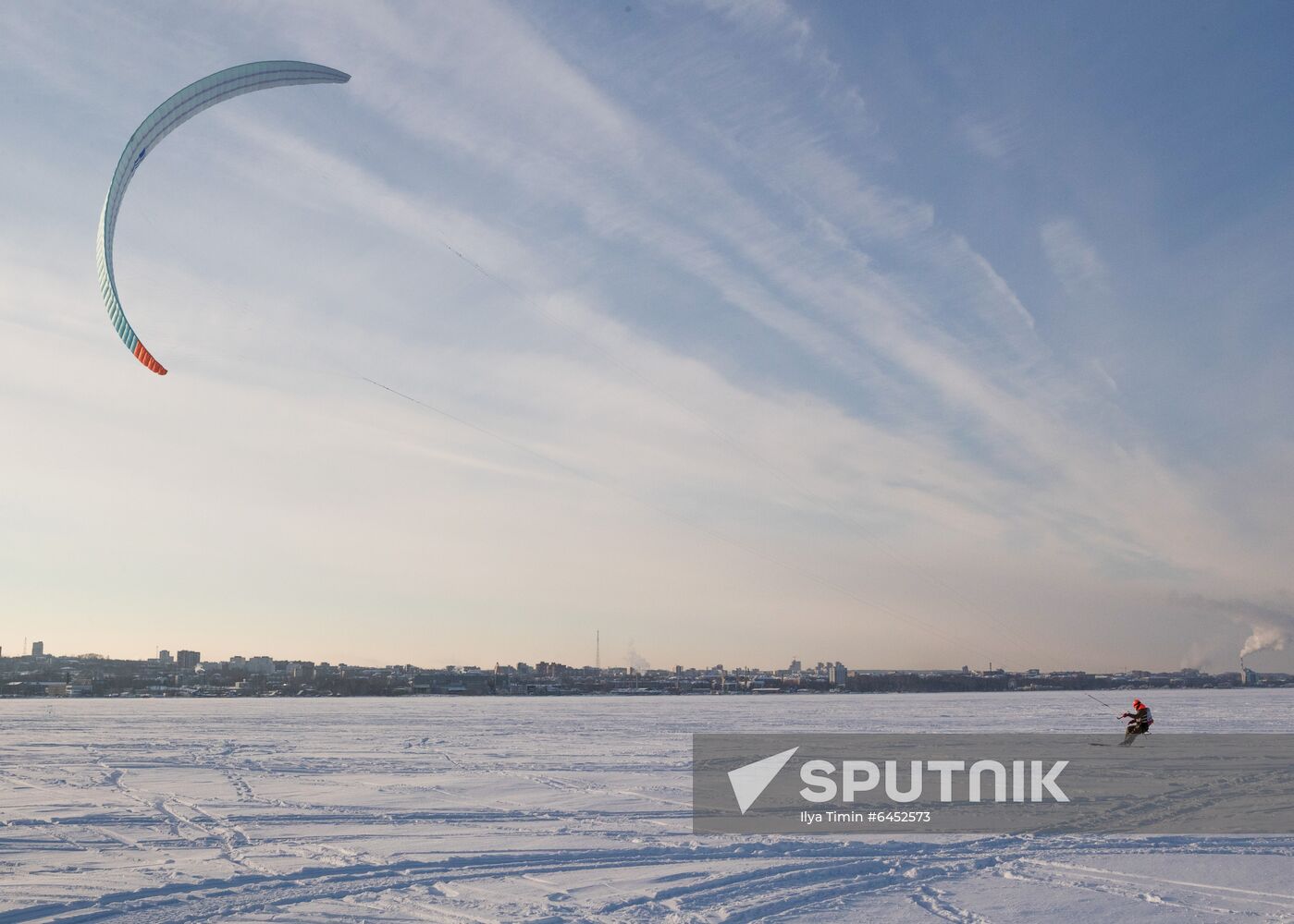 Russia Snowkiting Race