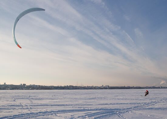 Russia Snowkiting Race