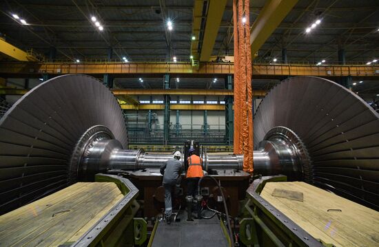 Russia Steam Turbine Assembling
