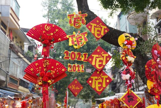 Vietnam Lunar New Year Preparations