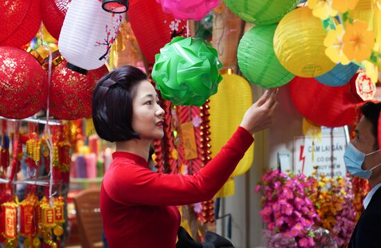 Vietnam Lunar New Year Preparations