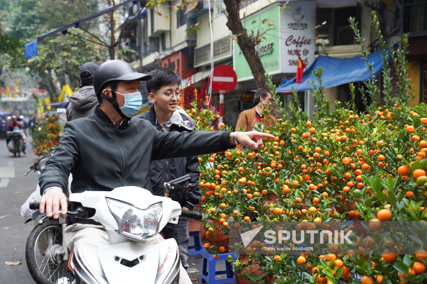 Vietnam Lunar New Year Preparations