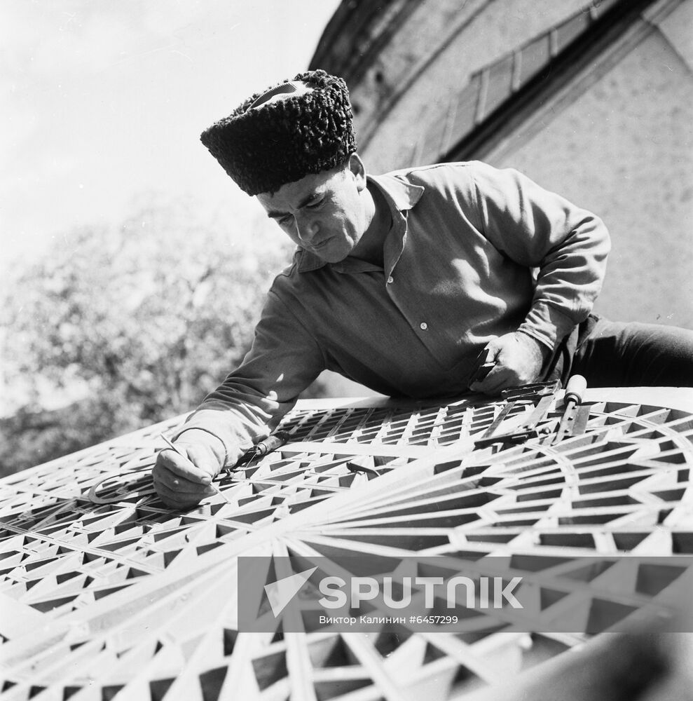Master-restorer Ashraf Rasulov