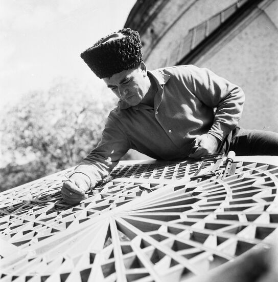 Master-restorer Ashraf Rasulov