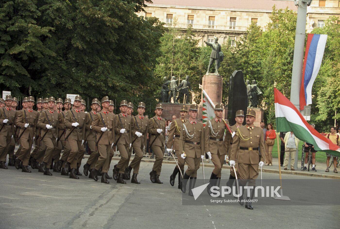 Russian Prime Minister Mikhail Kasyanov's official visit to Hungary