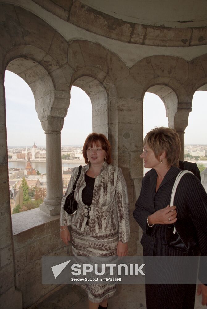 Russian Prime Minister Mikhail Kasyanov's official visit to Hungary