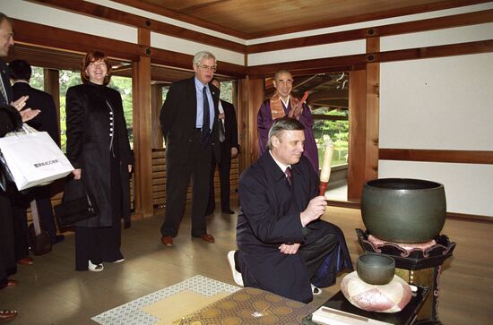 Russian PM Kasyanov's official visit to Japan