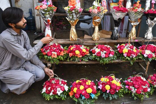 Pakistan Valentine's Day Preparations