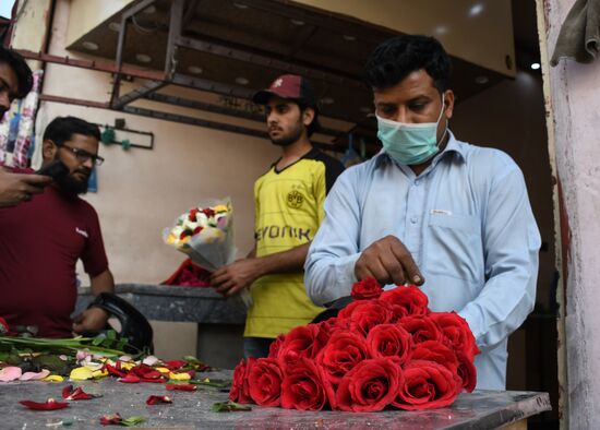 Pakistan Valentine's Day Preparations