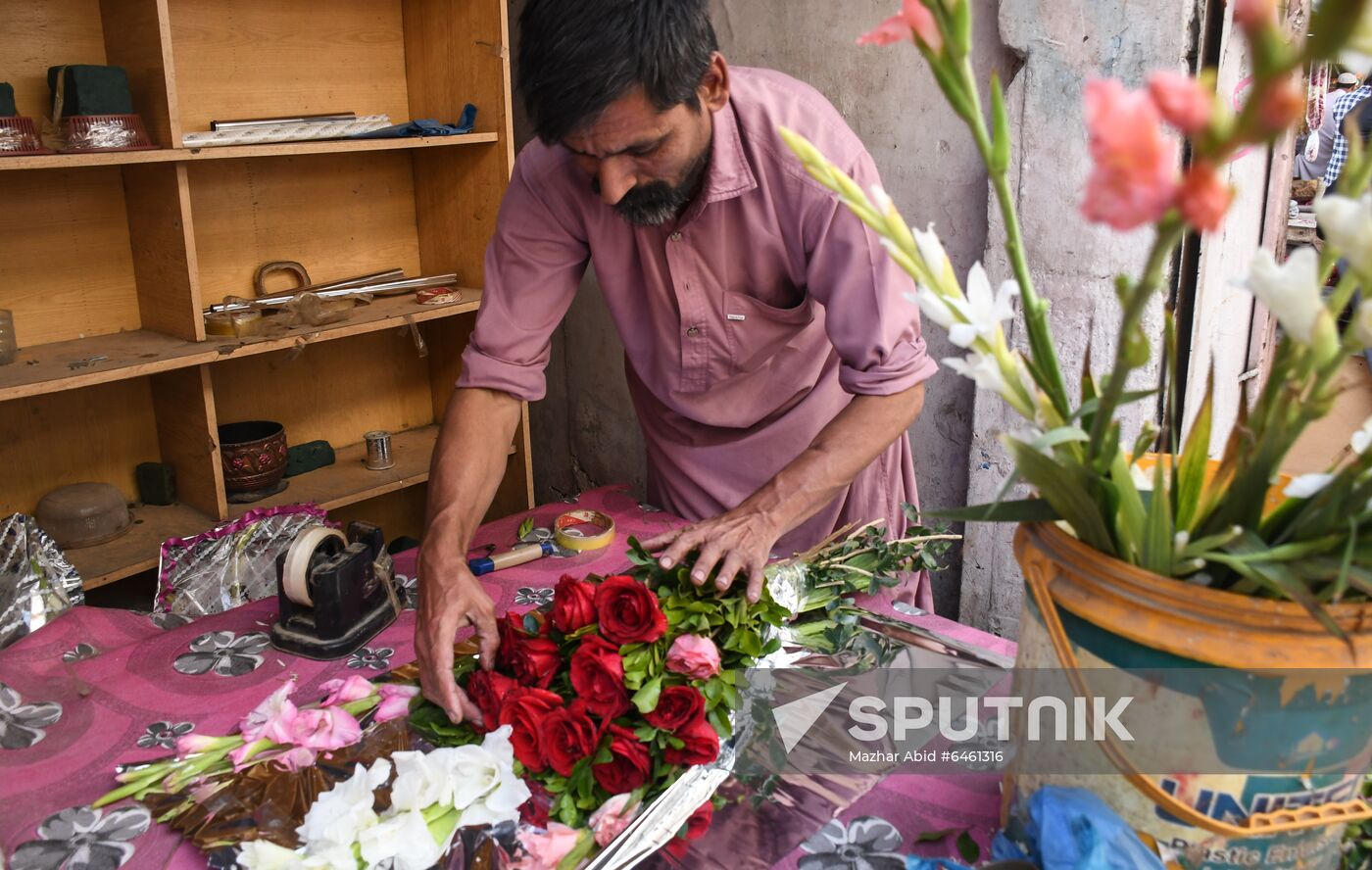 Pakistan Valentine's Day Preparations