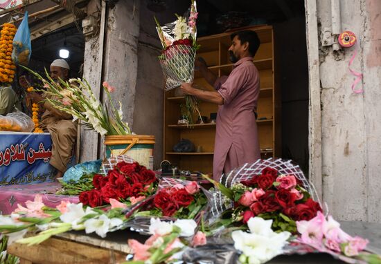 Pakistan Valentine's Day Preparations