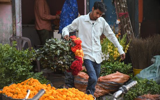 Pakistan Valentine's Day Preparations