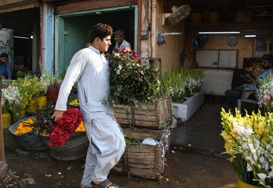 Pakistan Valentine's Day Preparations