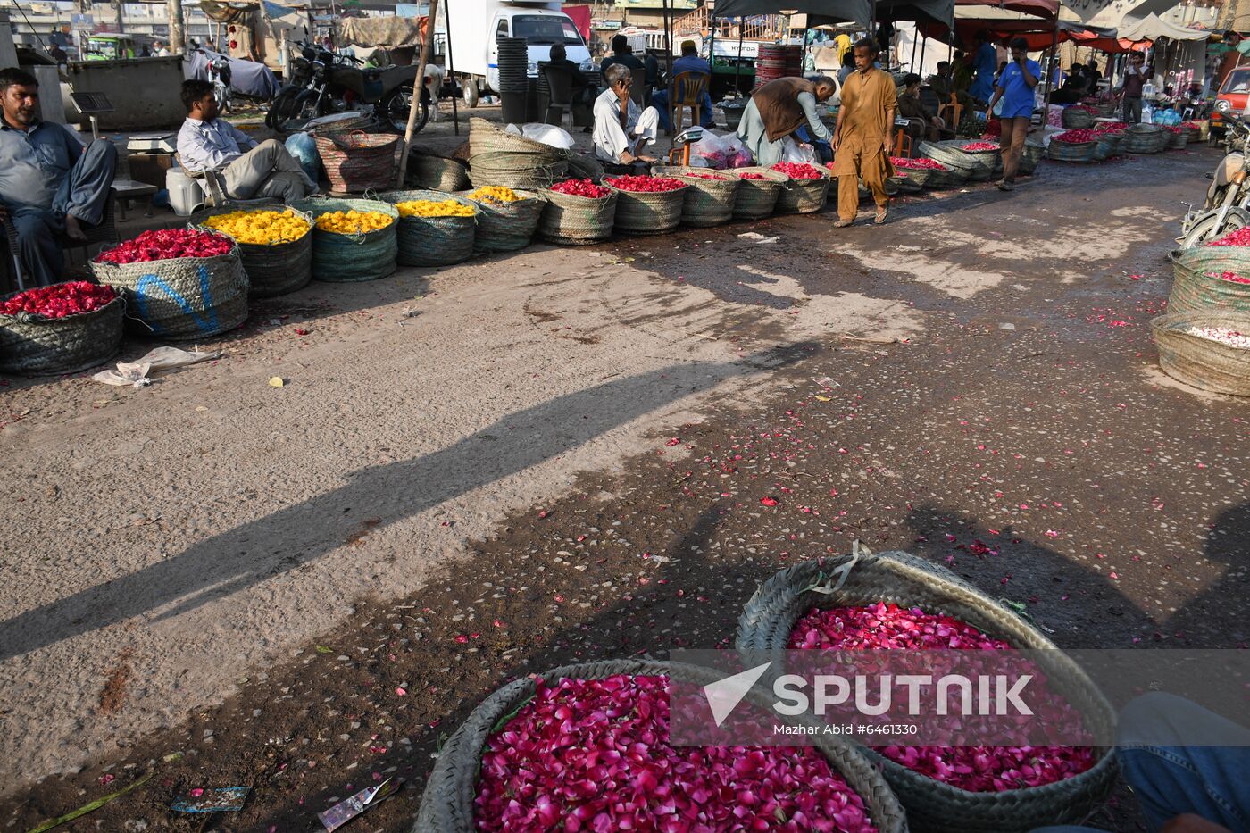 Pakistan Valentine's Day Preparations