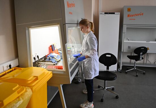 Russia Coronavirus British Strain Test