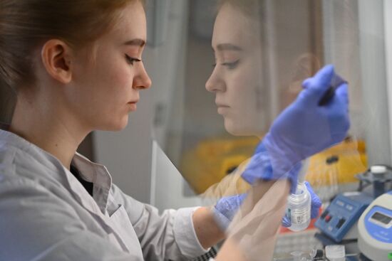 Russia Coronavirus British Strain Test