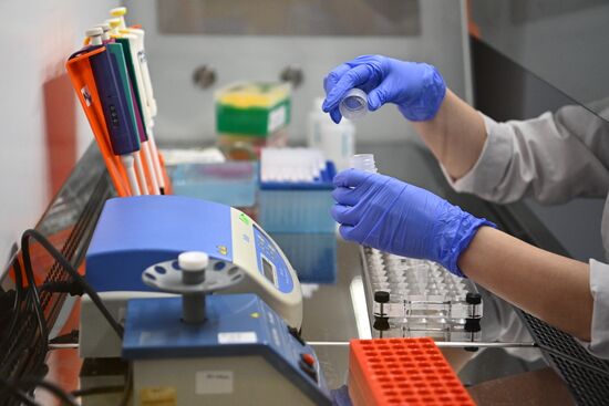 Russia Coronavirus British Strain Test