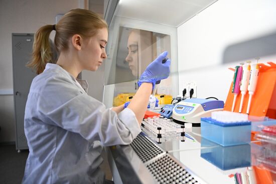 Russia Coronavirus British Strain Test