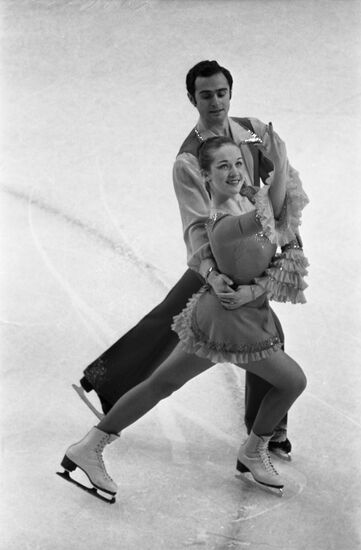 Figure skaters Natalya Linichuk and Gennady Korponosov
