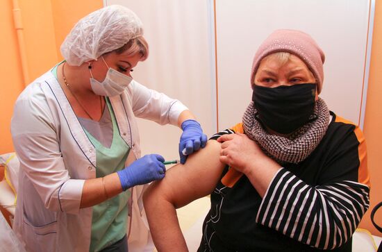 Ukraine DPR Russia Coronavirus Vaccination