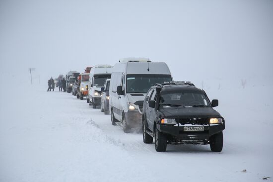 Russia Teriberka Snowstorm Cars Stuck