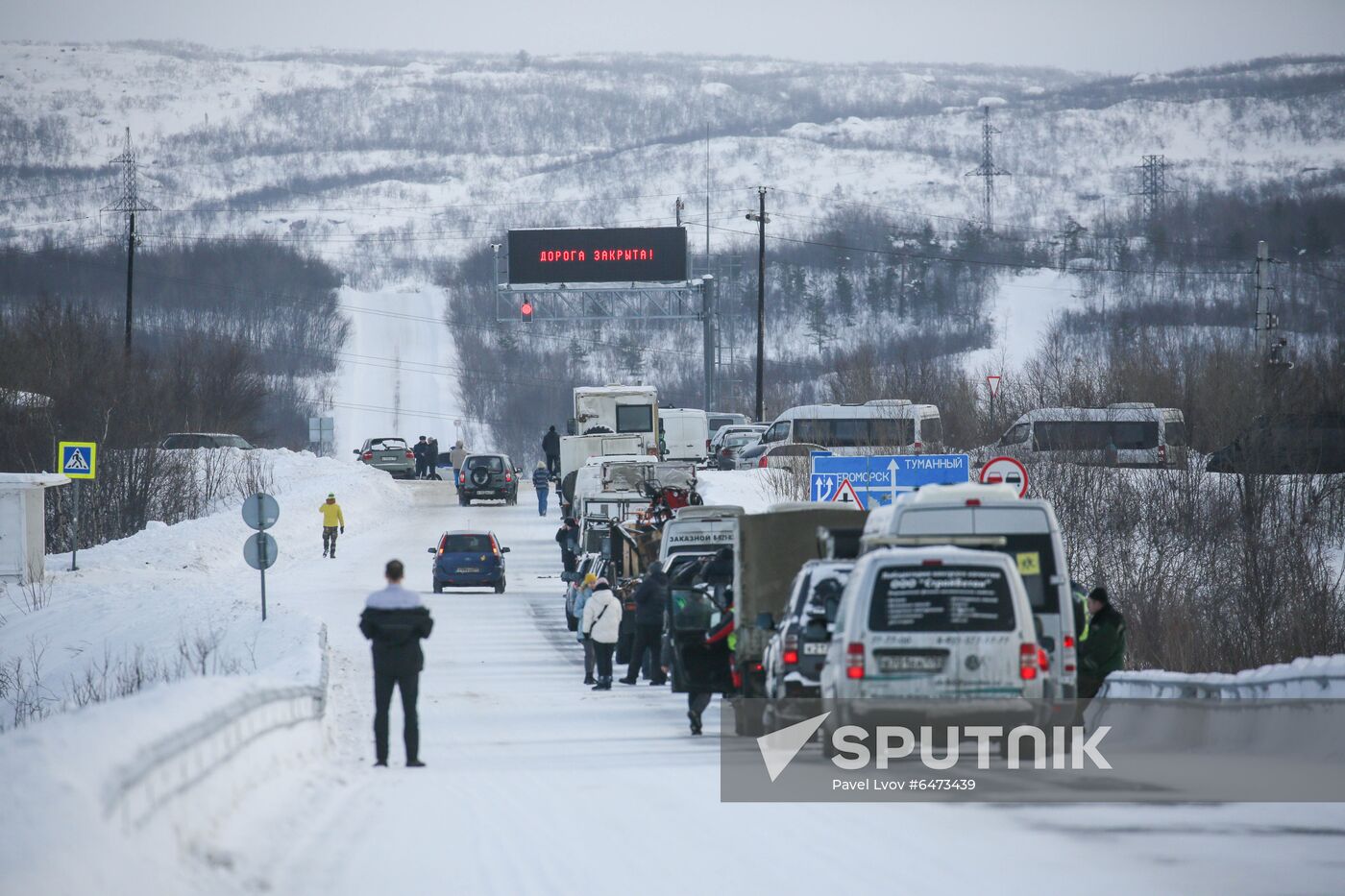 Russia Teriberka Snowstorm Cars Stuck