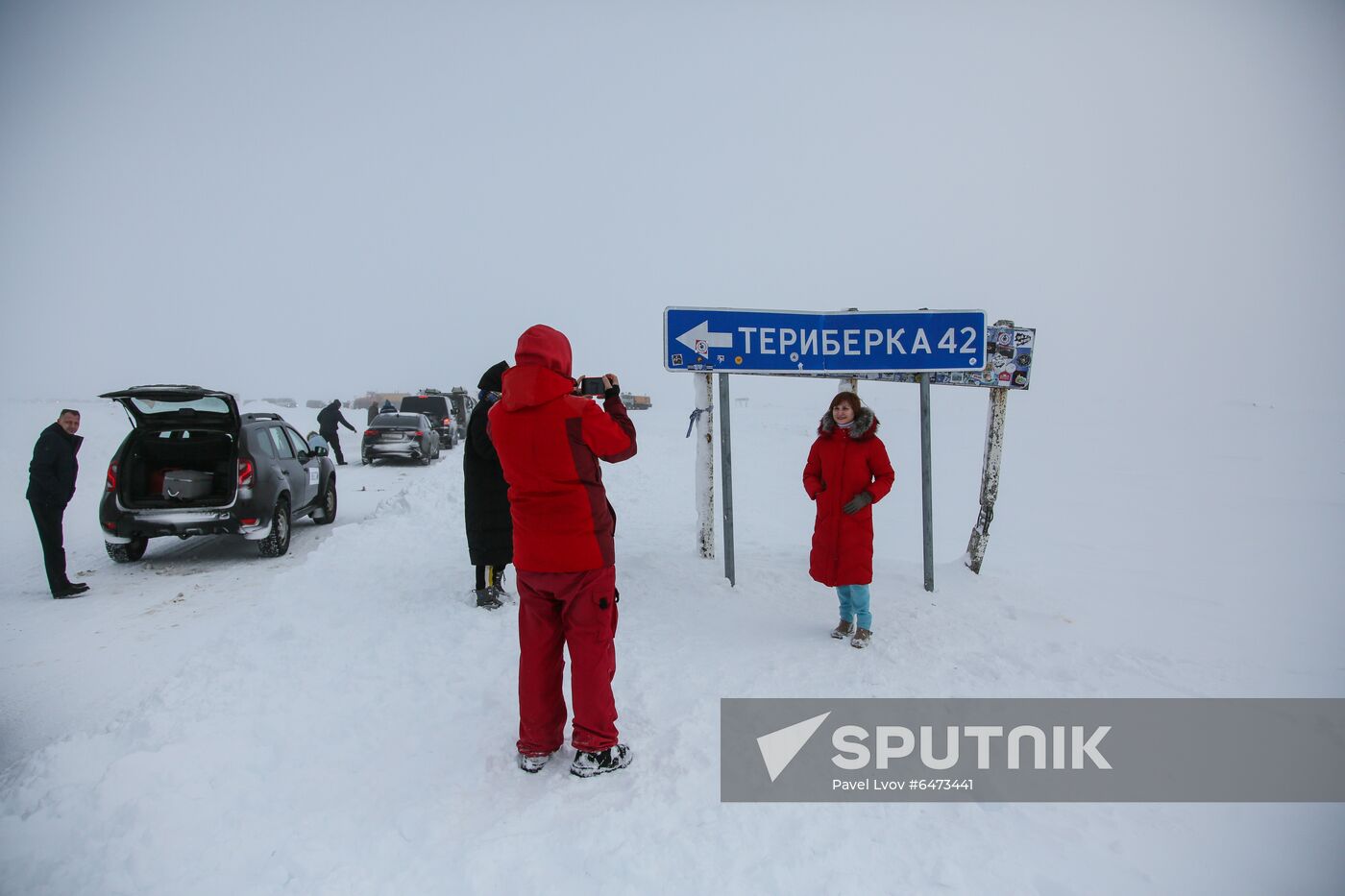 Russia Teriberka Snowstorm Cars Stuck