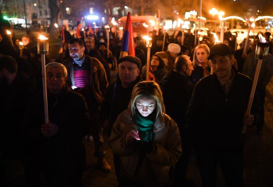 Armenia Rallies