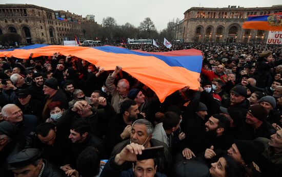 Armenia Rallies
