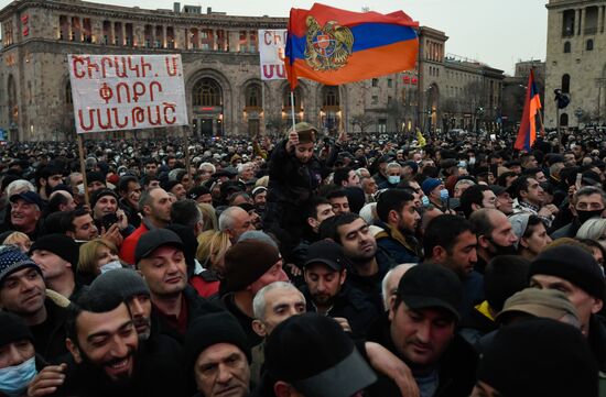 Armenia Rallies