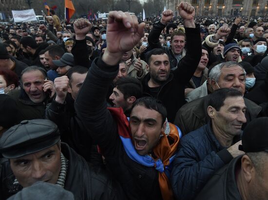 Armenia Rallies