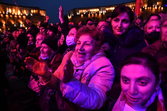 Armenia Rallies