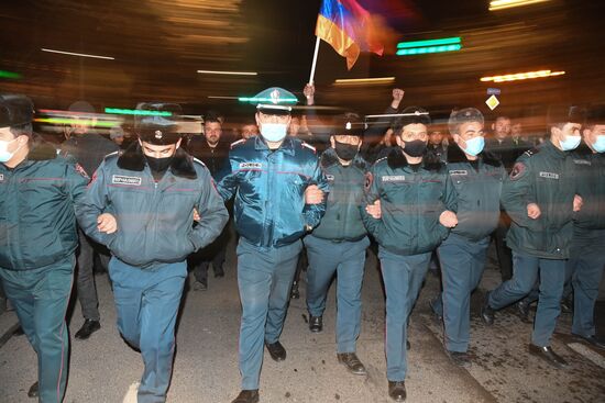 Armenia Rallies