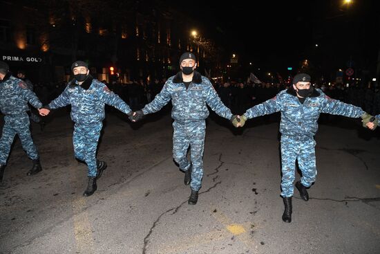 Armenia Rallies