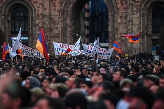 Armenia Rallies