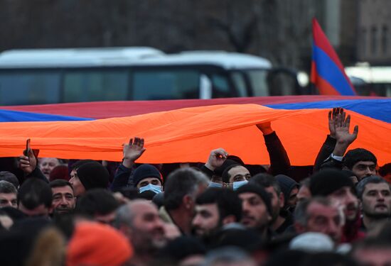 Armenia Rallies