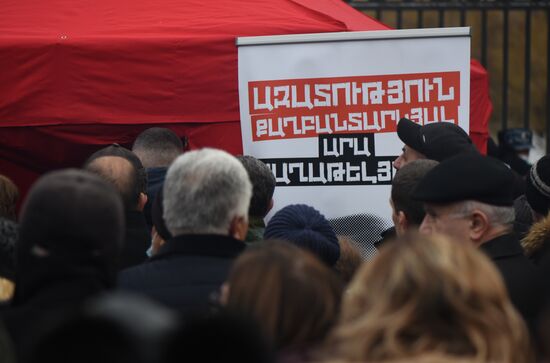 Armenia Rallies