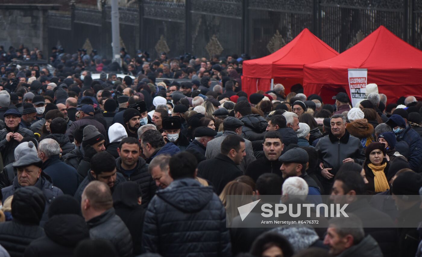 Armenia Rallies