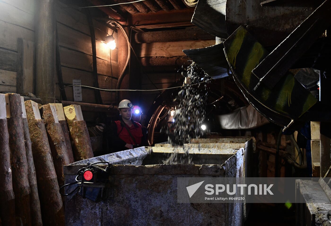 Russia Emeralds Mining
