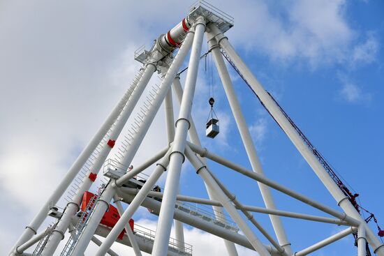 Russia Ferris Wheel Construction