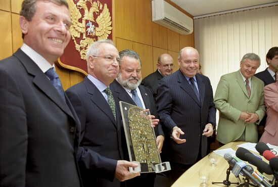 Handover ceremony at Russian Culture Ministry