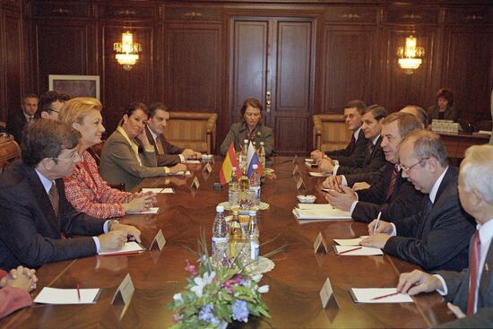 Spanish parliamentary delegation visits Russia