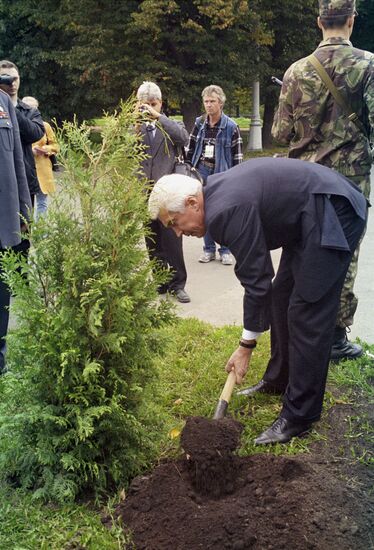 Unveiling of Alley of Russian Heroes in Gorky Park