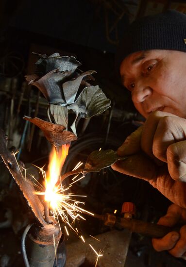 Ukraine DPR Folk Art