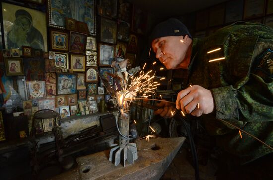 Ukraine DPR Folk Art