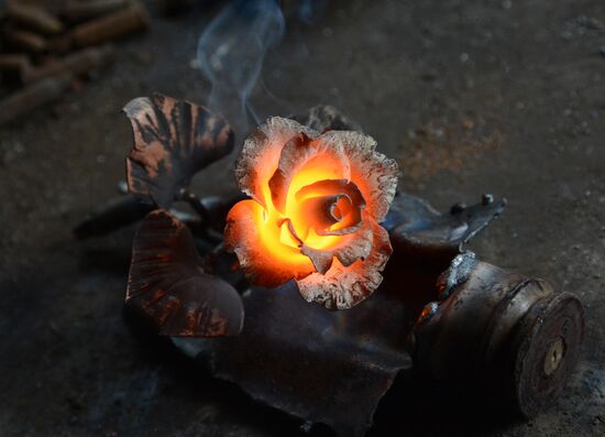 Ukraine DPR Folk Art 