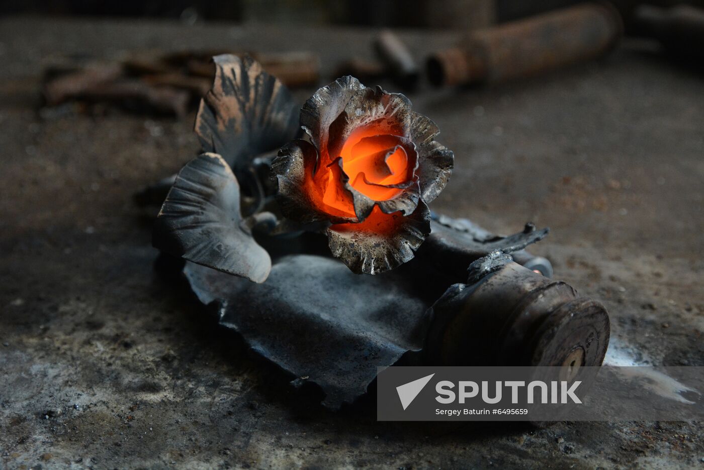 Ukraine DPR Folk Art 