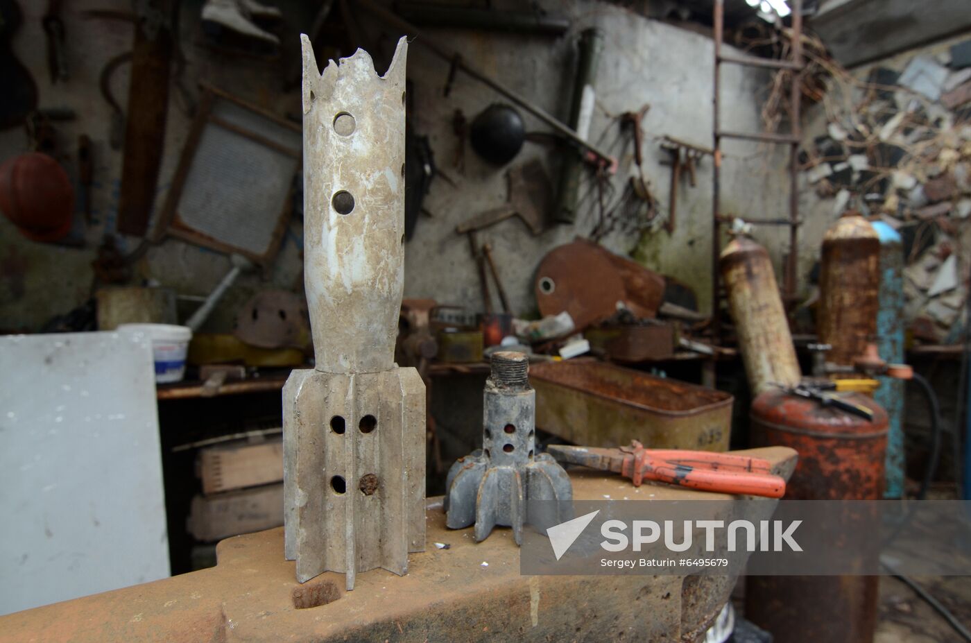 Ukraine DPR Folk Art