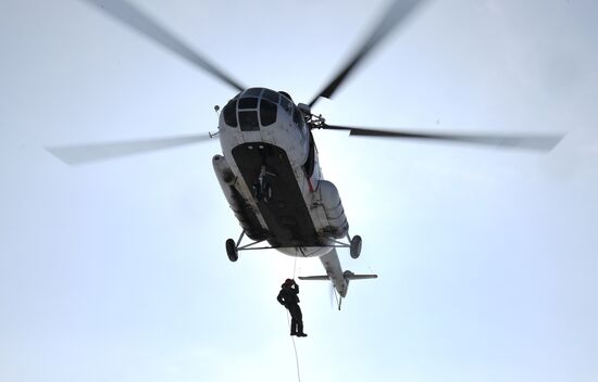 Russia Smokejumpers Drills